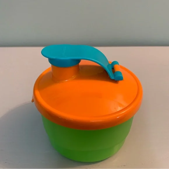 Tupperware Formula Dispenser New - Picture 2 of 9